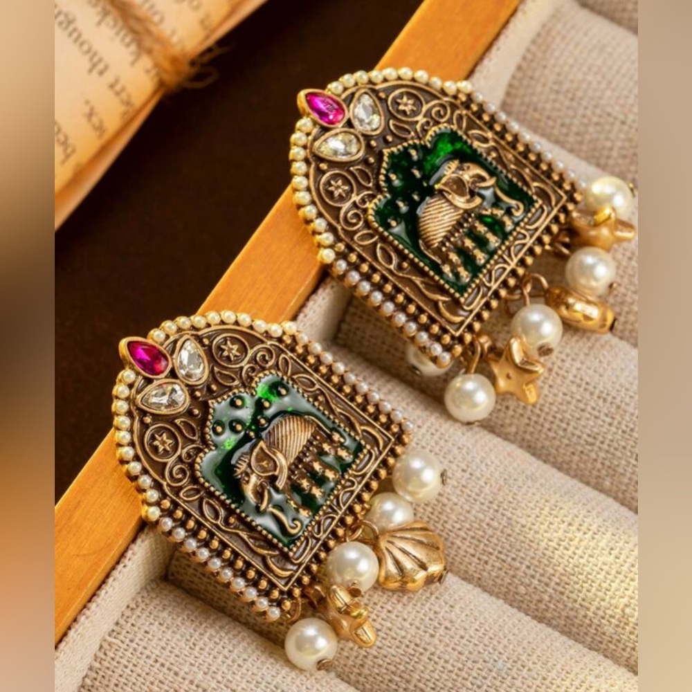 Vintage Elegant Gold and Green Elephant Earrings - Picture 3 of 4